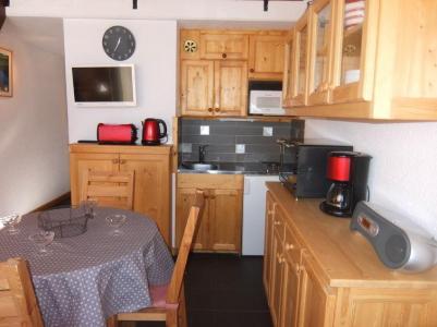 Ski verhuur Appartement 2 kamers 6 personen (1) - Les Asters - Les Menuires - Woonkamer