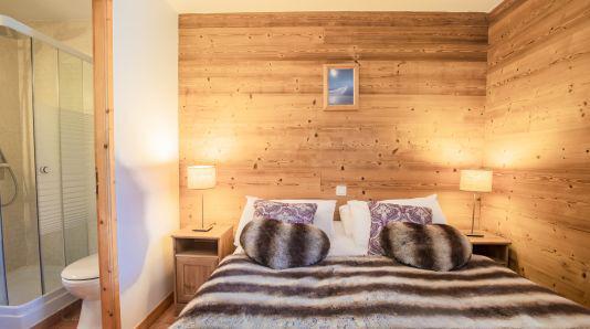 Rent in ski resort 7 room duplex chalet 12 people (Irène) - Les Chalets de Bettaix - Les Menuires - Double bed