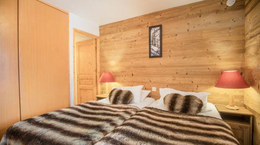 Rent in ski resort 7 room duplex chalet 12 people (Katerina) - Les Chalets de Bettaix - Les Menuires - Bedroom