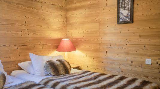 Rent in ski resort 7 room duplex chalet 12 people (Katerina) - Les Chalets de Bettaix - Les Menuires - Bedroom