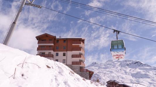 Location au ski Les Chalets de l'Adonis - Les Menuires - Extérieur hiver