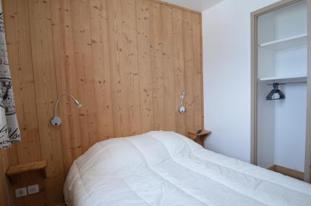 Rent in ski resort 3 room apartment 4-6 people (101) - Les Côtes d'Or Chalet Argentière - Les Menuires - Bedroom