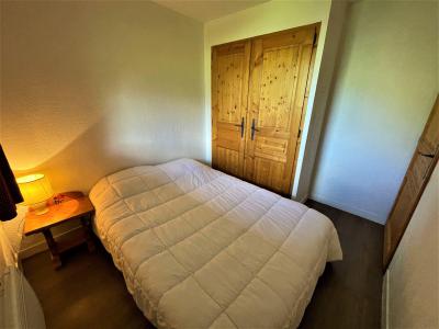 Rent in ski resort 2 room apartment cabin 4-6 people (002) - Les Côtes d'Or Chalet Bossons - Les Menuires - Bedroom