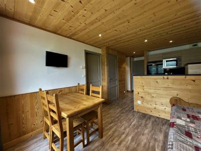 Ski verhuur Appartement 2 kamers 4 personen (332) - Les Côtes d'Or Chalet Courmayeur - Les Menuires - Woonkamer