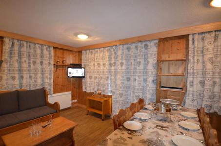 Ski verhuur Appartement 4 kamers 8 personen (323) - Les Côtes d'Or Chalet Courmayeur - Les Menuires - Woonkamer