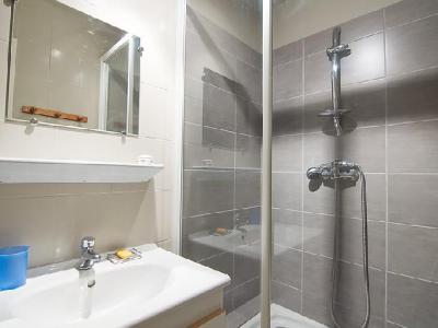 Rent in ski resort 2 room apartment 5 people (4) - Les Lauzes - Les Menuires - Shower