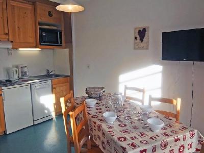 Wynajem na narty Apartament 2 pokojowy 5 osób (6) - Les Mélèzes - Les Menuires - Pokój gościnny