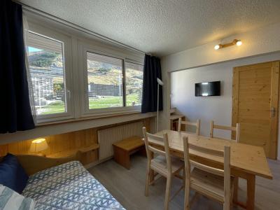 Rent in ski resort Studio 4 people (24) - Résidence Beaufortain - Les Menuires - Living room