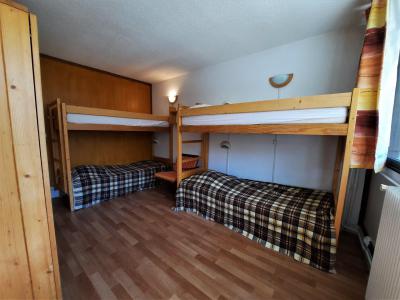 Rent in ski resort 2 room apartment 6 people (11) - Résidence Belledonne - Les Menuires - Bedroom
