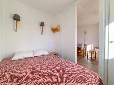Rent in ski resort 2 room apartment 4 people (224) - Résidence Boedette D - Les Menuires - Bedroom