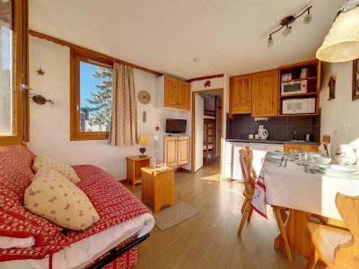 Rent in ski resort Studio cabin 4 people (134) - Résidence Boedette D - Les Menuires - Living room