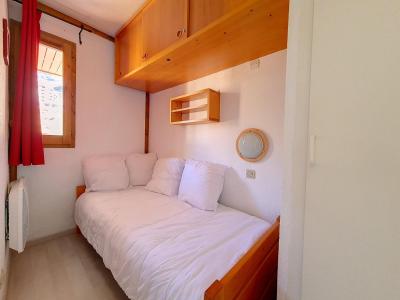 Rent in ski resort 2 room apartment sleeping corner 5 people (37) - Résidence Carlines II - Les Menuires - Bedroom