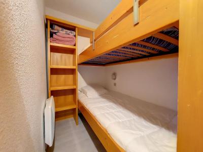 Rent in ski resort 2 room apartment sleeping corner 5 people (37) - Résidence Carlines II - Les Menuires - Bedroom