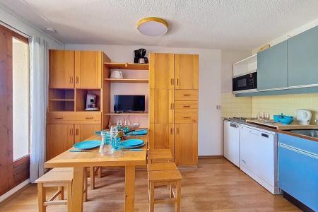 Ski verhuur Appartement 2 kamers 4 personen (48) - Résidence Carlines II - Les Menuires - Woonkamer