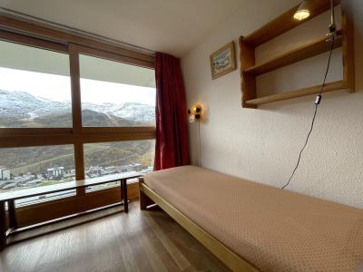 Rent in ski resort 3 room triplex apartment 7 people (835) - Résidence Challe - Les Menuires - Bedroom