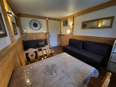 Rent in ski resort Studio 3 people (11) - Résidence Charmette - Les Menuires - Living room