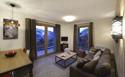 Rent in ski resort Résidence Club MMV le Coeur des Loges - Les Menuires - Living room