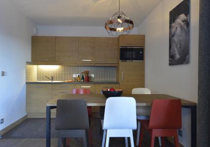 Rent in ski resort Résidence Club MMV le Coeur des Loges - Les Menuires - Open-plan kitchen