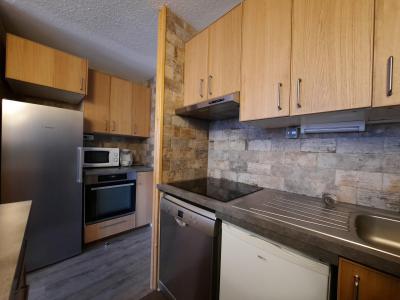 Rent in ski resort 2 room apartment 4 people (1211) - Résidence Combes - Les Menuires - Kitchen