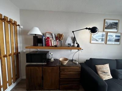 Rent in ski resort Studio 2 people (410) - Résidence Combes - Les Menuires - Living room
