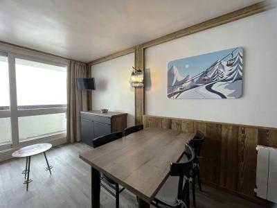 Rent in ski resort 2 room duplex apartment 4 people (928) - Résidence Danchet - Les Menuires - Living room