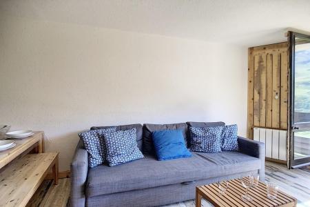 Rent in ski resort 2 room apartment sleeping corner 6 people (813) - Résidence de Caron - Les Menuires - Living room