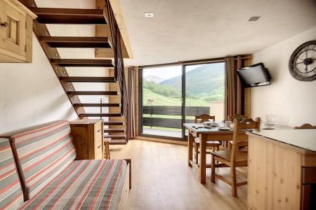 Rent in ski resort 2 room mezzanine apartment 5 people (317) - Résidence de Caron - Les Menuires - Living room