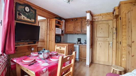 Wynajem na narty Apartament 2 pokojowy 4 osób (322) - Résidence de Caron - Les Menuires - Pokój gościnny