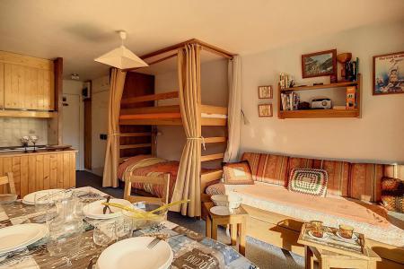 Rent in ski resort Studio 3 people (303) - Résidence de Caron - Les Menuires - Living room