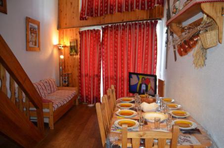 Rent in ski resort 3 room mezzanine apartment 8 people (1009) - Résidence la Grande Masse - Les Menuires - Table