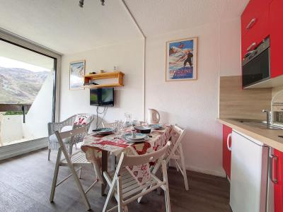 Rent in ski resort Studio 3 people (TG0215) - Résidence la Tougnette - Les Menuires - Living room
