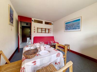 Rent in ski resort 2 room apartment 6 people (38) - Résidence la Vanoise - Les Menuires - Living room