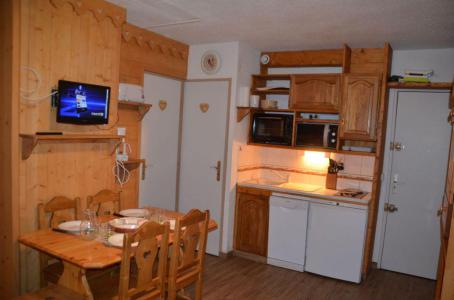 Rent in ski resort 1 room apartment 4 people (B77) - Résidence le Jettay - Les Menuires - Kitchenette