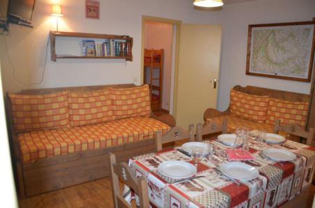 Rent in ski resort 2 room apartment 6 people (A7) - Résidence le Jettay - Les Menuires - Living room