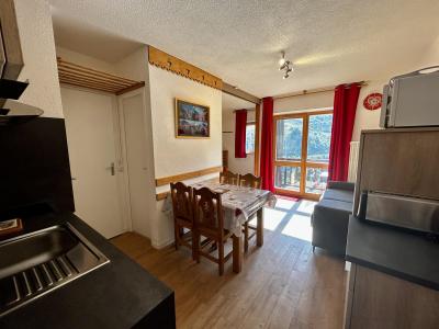 Ski verhuur Appartement 2 kamers 4 personen (B76) - Résidence le Jettay - Les Menuires - Woonkamer