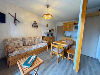 Rent in ski resort Studio 4 people (114) - Résidence le Jettay - Les Menuires - Living room