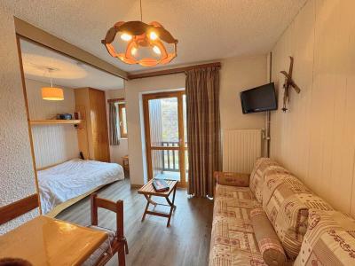 Rent in ski resort Studio 4 people (114) - Résidence le Jettay - Les Menuires - Living room