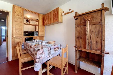 Rent in ski resort 2 room apartment 5 people (212) - Résidence le Lac du Lou - Les Menuires - Living room