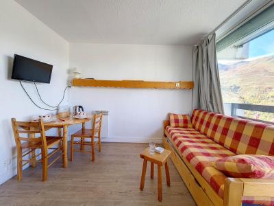 Rent in ski resort Studio 2 people (LC0039) - Résidence le Lac du Lou - Les Menuires - Living room