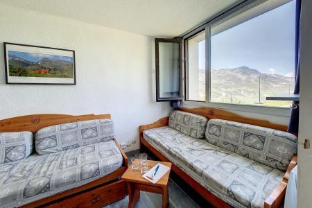 Rent in ski resort 2 room apartment 4 people (118) - Résidence le Median - Les Menuires - Living room