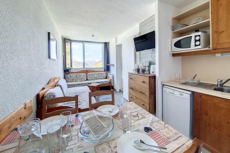 Rent in ski resort 2 room apartment 4 people (118) - Résidence le Median - Les Menuires - Living room