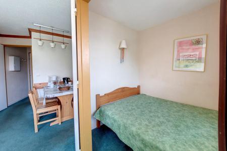 Rent in ski resort 2 room apartment 4 people (203) - Résidence le Median - Les Menuires - Bedroom