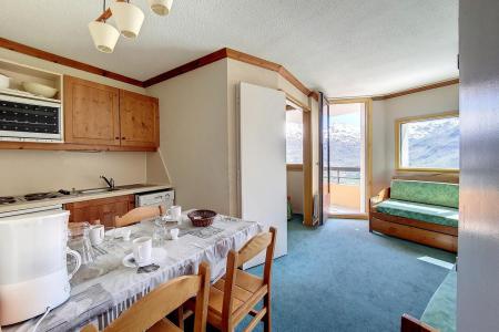 Rent in ski resort 2 room apartment 4 people (203) - Résidence le Median - Les Menuires - Living room