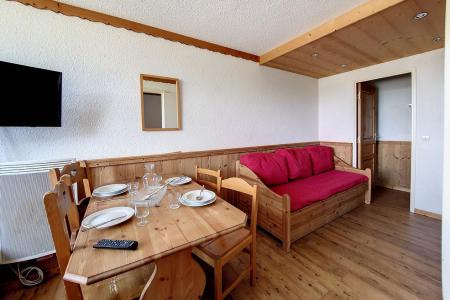 Rent in ski resort Studio cabin 4 people (216) - Résidence le Median - Les Menuires - Living room