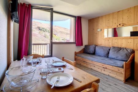 Rent in ski resort Studio sleeping corner 3 people (207) - Résidence le Median - Les Menuires - Living room
