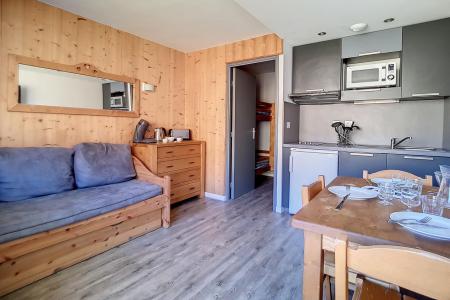 Rent in ski resort Studio sleeping corner 3 people (207) - Résidence le Median - Les Menuires - Living room