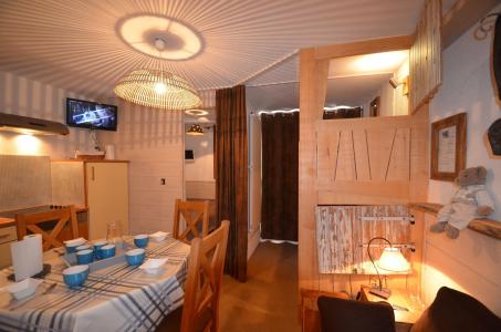Rent in ski resort Studio sleeping corner 4 people (2508) - Résidence le Ski Soleil - Les Menuires - Living room