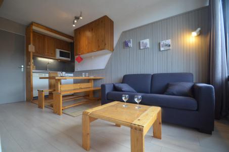 Rent in ski resort Studio 2 cabins 4 persons (205) - Résidence le Villaret - Les Menuires - Living room