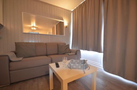 Rent in ski resort Studio cabin 4 people (114) - Résidence le Villaret - Les Menuires - Living room
