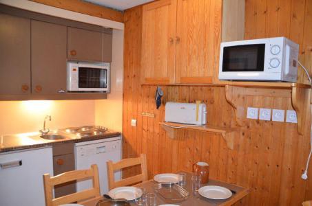 Rent in ski resort Studio cabin 4 people (712) - Résidence le Villaret - Les Menuires - Kitchen